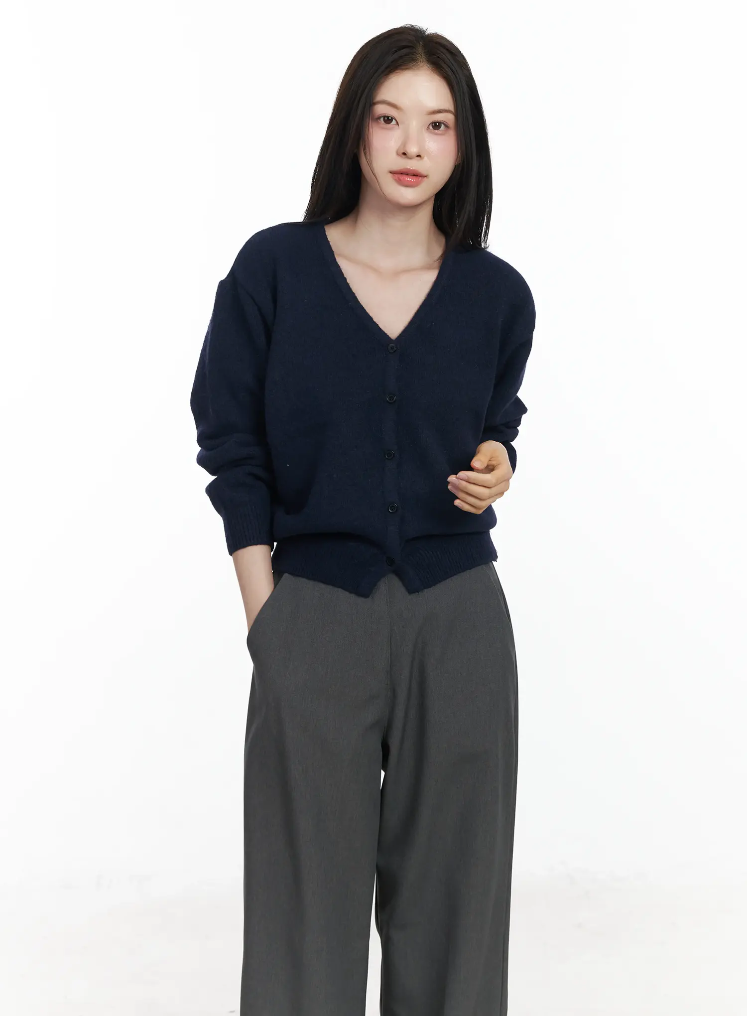 Cropped V-Neck Cardigan IF525 - Image 12