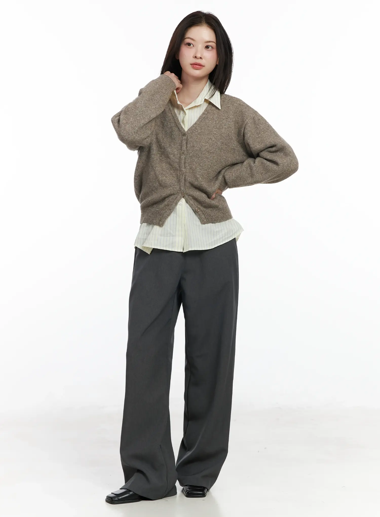 Cropped V-Neck Cardigan IF525 - Image 5
