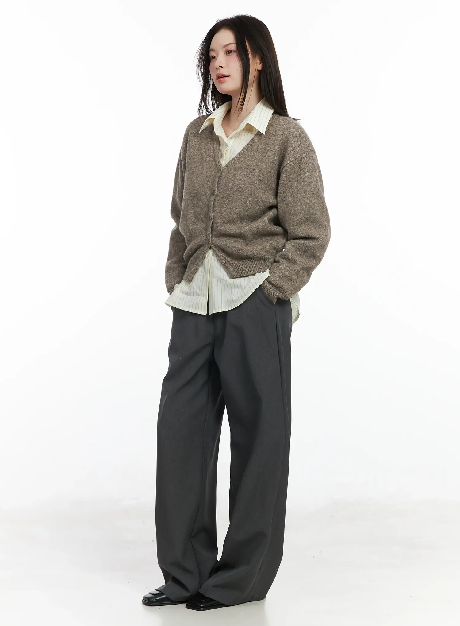 Cropped V-Neck Cardigan IF525 - Image 6