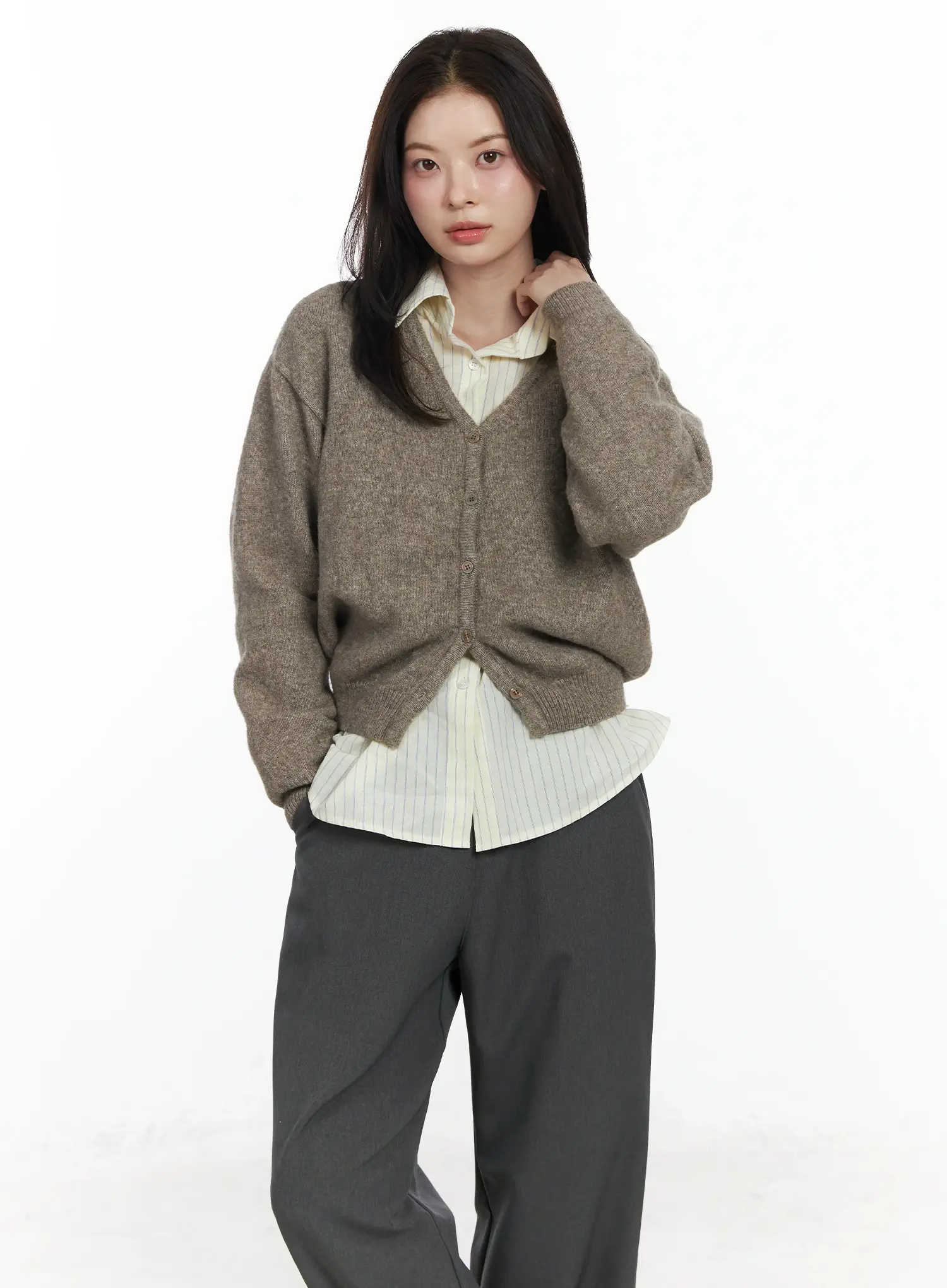 Cropped V-Neck Cardigan IF525 - Image 9