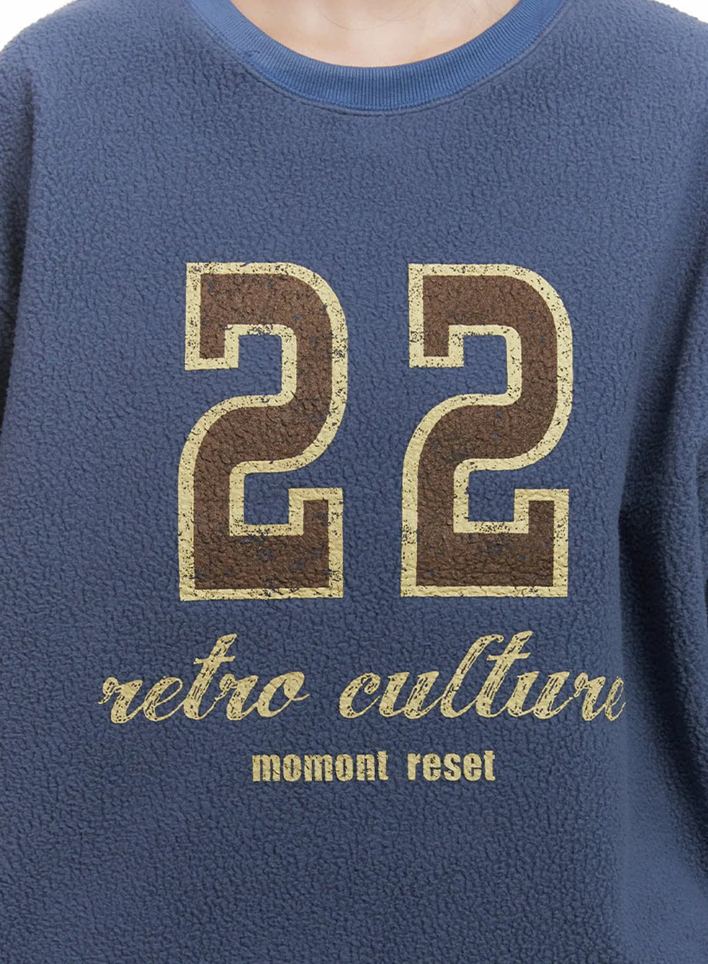 Fuzzy Oversized Crew-Neck Sweatshirt IJ510 - Image 3
